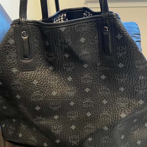 Authentic MCM Large Visetos Reversible Tote - Picture 4 of 8